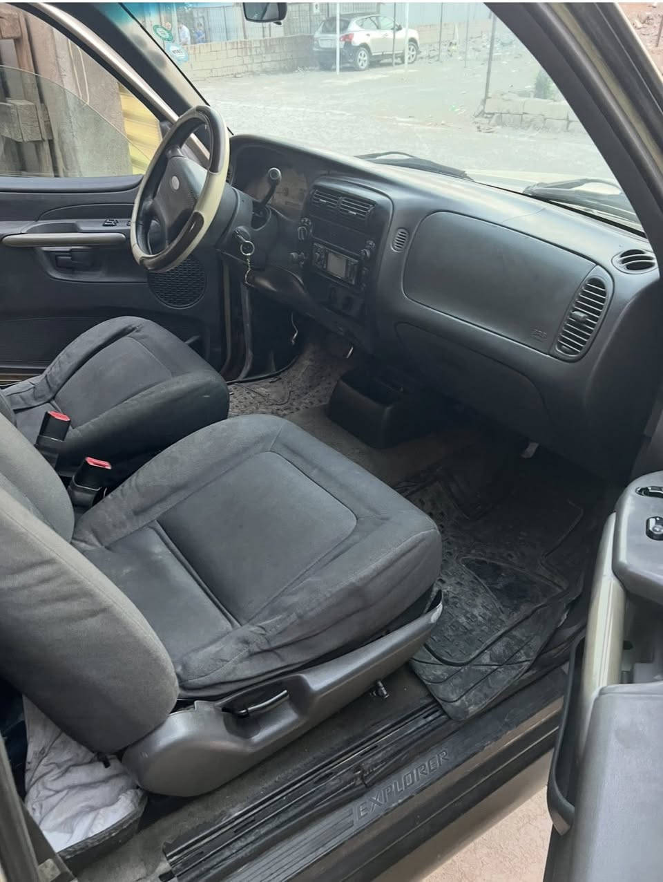 فورد اكسپلورر سپورت2001
تك باب
تبريد
ترحيب اضائة مري جانبيه
بصمة قفل شغاله
قفل اوتوماتك عند تبديل الگير
محرك جديد بلادي6 سلندر حجم4000
كهربائيات بدون اي جطل
السياره مرفعه 5 انجات
سنويتها ل2030
عارضها ب65 
ترهم مراوس حسب القناعه
مع الشكر لاصحاب الگروپ المحترمين


**إذا كنت صاحب هذا الإعلان وتريد حذفه لأي سبب، رجاءا أرسل رسالة إلى الدعم الفني**