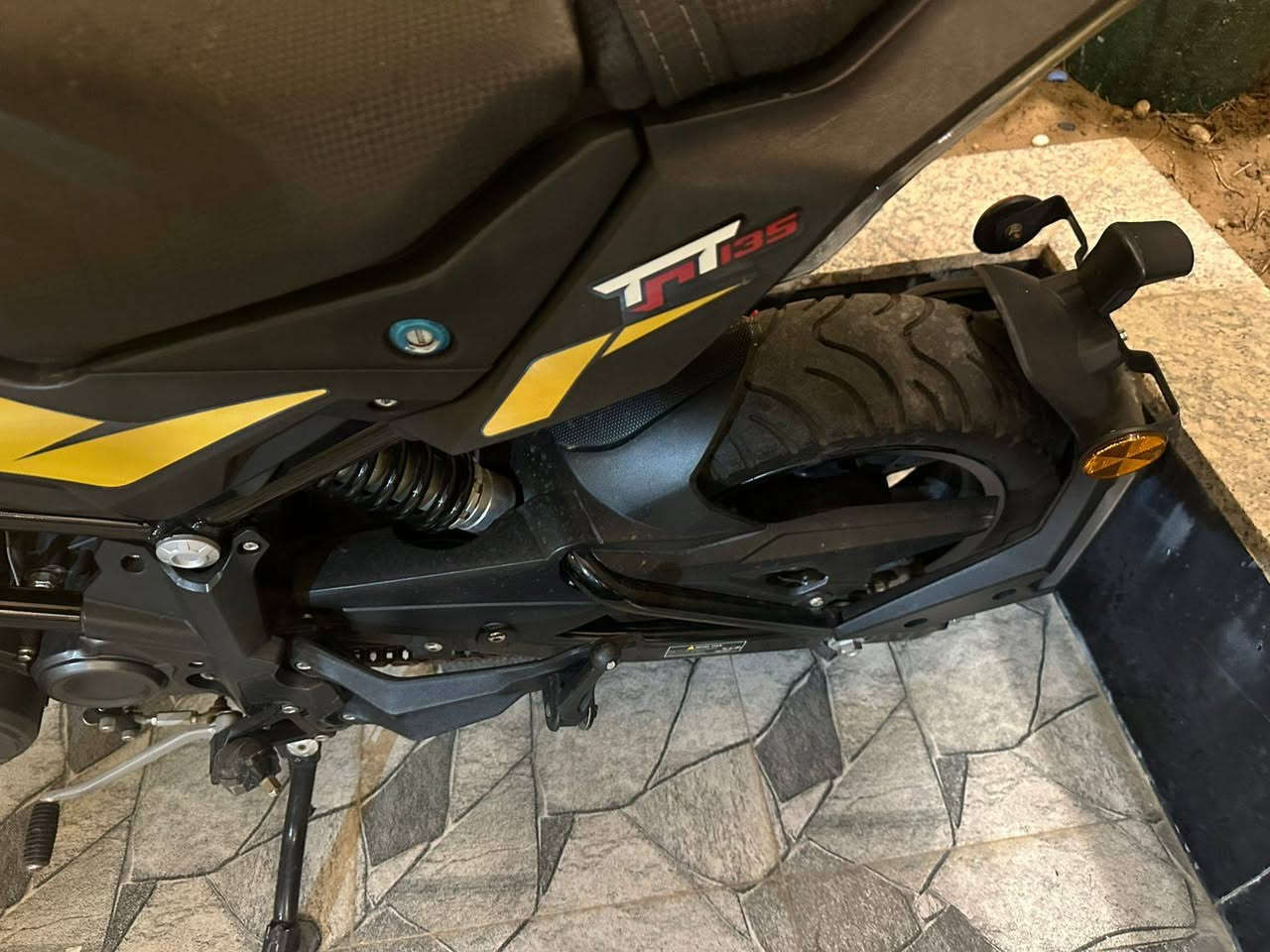 السلام عليكم ورحمة الله وبركاته 

ماطور بطح نص ما ناقصو كلشي مكينها ما مفتوحه شرط اوراق اصولي مرقم سنويه كاملها تاخذها من يمي ثاني يوم اتسجل ب سمك السعر 3مليون لا تسكر بل حلا يرحم والديك متواجد خاص و رقم 0771 981 1613..... ***********
