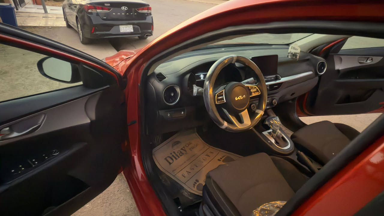 السلام عليكم كيا فورتي موديل 2022 للبيع نصف فول رادار تحديد مسار تحكمات ستيرن سيارة جاهزة ما بيها اي نقص... الضرر جاملغ خلفي يم قبغ البنزين بي شوية معجون وصبغ فقط ... السيارة ماشية 56 الف ميل السعر 145 ورقة 
*********** التواصل واتس
