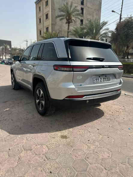 Jeep Grand Cherokee 4Xe 2024 2.0L
حجم المكينه : 2000  تيربو + هايبرد + بلك 

الضرر :باب السايق مبدل ومصبوغ وصور تصليح منشور ه

مواصفاتها

1.شاشه كبيرة 

2.بصمه

3. تشغيل عن بعد

4.دمام خلفي

5.كشنات جلد

6.كشن السايق ميمري

7.كشنات كهرباء

8.صندوك كهرباء

9.حساسات خلفيه

10. قطع تبريد 

11.اشاير بالمري

12.رادار امامي

13.رادارات 360

14.خمسة وضعيات قياده

15. بنوراما فتحتين

16. كير ماوس

17. نظام منحدرات

18. هيترات بالكشنات 

19.ويل كب كروم

20.لايتات لد

21.بكلايت لد

22.كشافات

23.بصمة ابواب

فول مواصفات 
ملاحظه سياره مغلفه ppf
السعر 💲💲٣٣٥
ثلاث دفاتر و خمسه وثلاثون ورثه
بغداد حي الجامعه 
***********
***********
