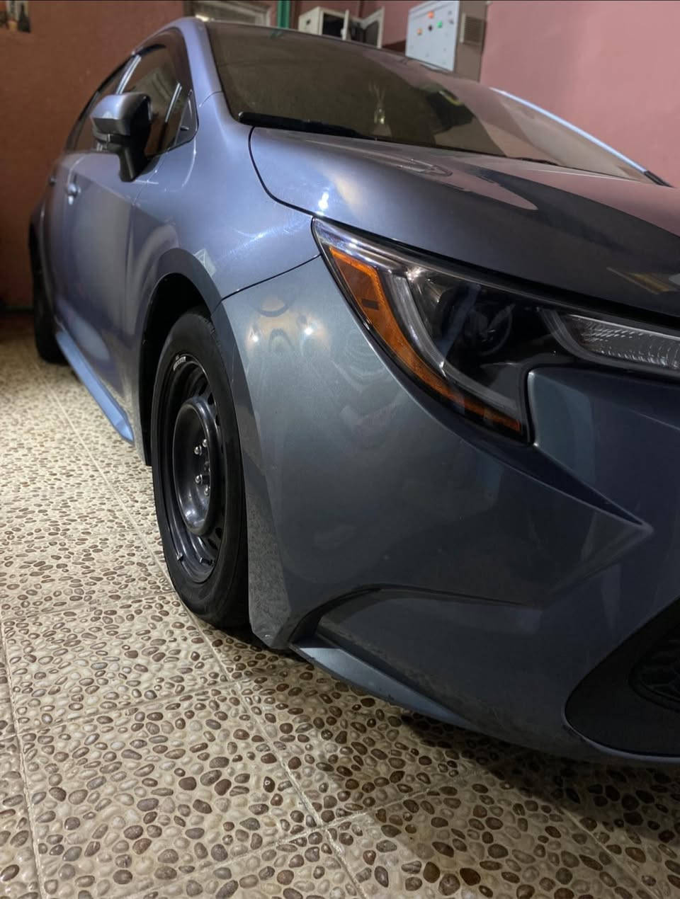 السلام عليكم كورلا 2022 LE  امريكي ضرر جامرلغ امامي السكن صار بي رصعات بسيطه وبدلته  مبدل اصلي نفس اللون وباب خلفي السكن هم اصلي مبدل نفس اللون وشويه من الهلال السيارة جديدة ومعتنين بيها وما بيها اي نقص رقم اربيل باسمي  
 مكانها ديالى المقدادية 
السعر 155 وبيها مجال بسيط
***********
