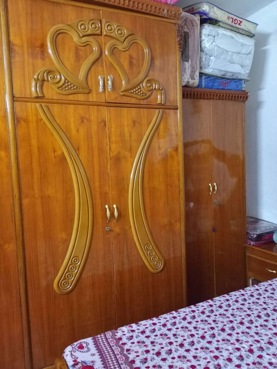 السلام عليكم غرفه مال اخشاب صاج ***********
