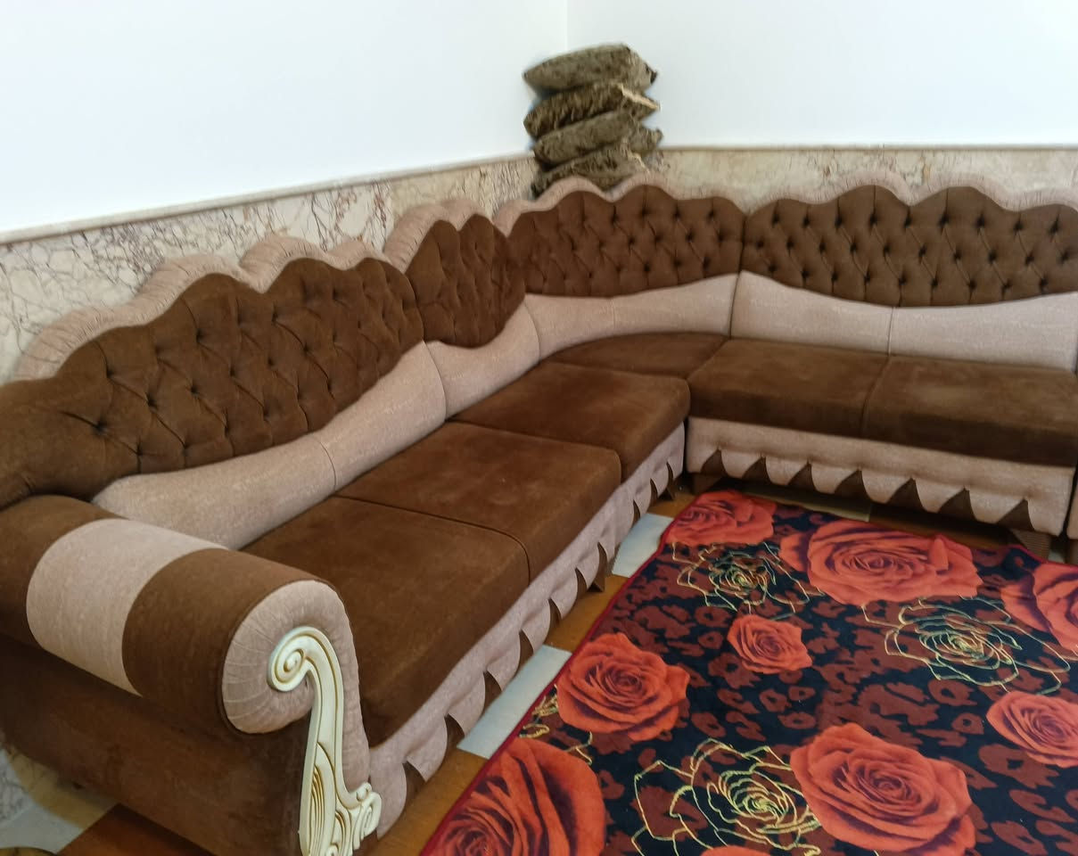 🛋️ تخم قنفات للبيع
تخم قنفات نظيف جداً ومستعمل استعمال قليل،
بحالة ممتازة، تزكام خشب أصلي 🌟

✔️ نظيف
✔️ عدد تخم القنفات: 6
✔️ طبلات لون ذهبي: 3 صغار + 1 طبلة كبيرة

📍الموقع: دهوك
💰السعر: 300 ألف وبي مجال

📞 للتواصل: رقم الهاتف
***********
