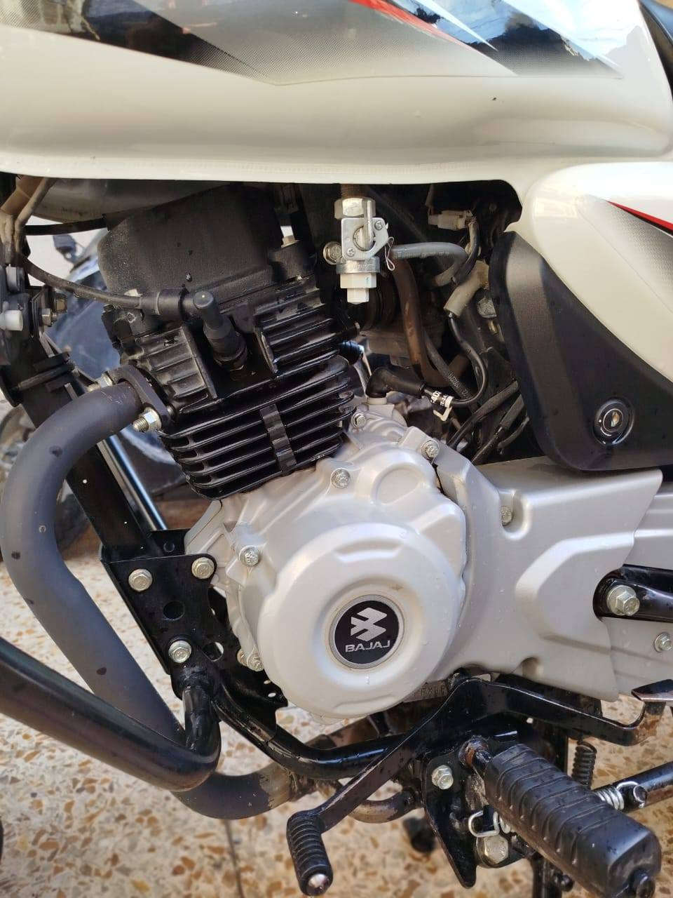 السلام عليكم بوكسر موديل 23 نازله ب 25 كامله مابيها اي نقص ماشيه 29 الف مرقمه سنويه بأسمي تحويل ثاني يوم ما مفتوح بيها برغي جيب 40 فيتر وتعال تايرات جدد خلفي وأمامي جوبلس كهربائيات كامله دهن اديرلها لكي مولي لتر ب 20 الف الدراجه كدام عينك مرايه وبالحقيقه بعد احلى تجي وتشوف بعينك أكرر دراجه كامله ما بيها اي نقص السعر 3 ملايين ونص وبيها مجال مكاني بغداد البياع ***********
