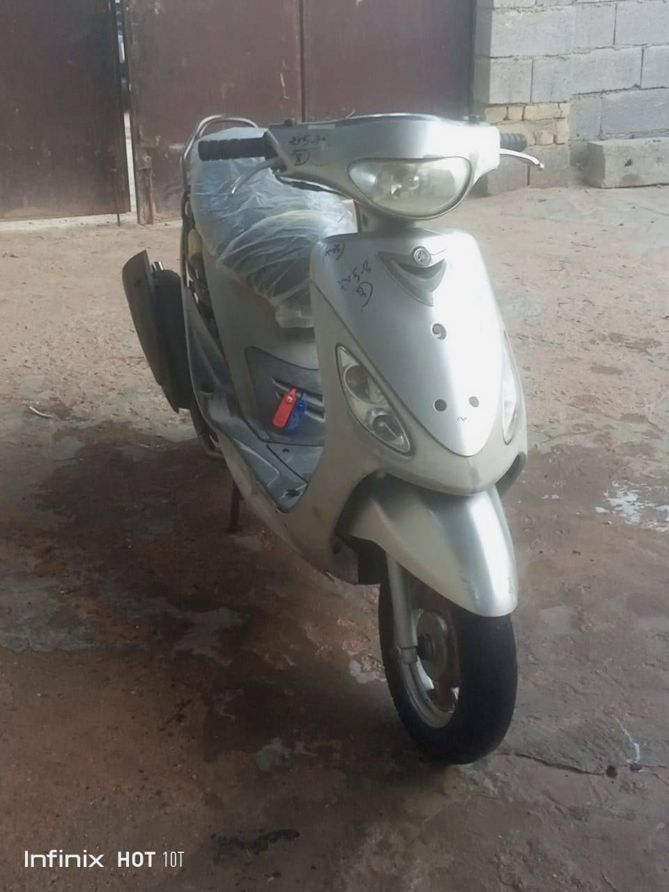 سلام عليكم
ماكس منغولي للبيع مكينه خرسه شرط شلعه او معدل  دراجه كامله مكمله بس الكفرات الوره موجودات بس جاردات مكاني حي الرحمه الوله السعر 800 او بيهه مجال هاذه رقمي *********** رحمه للحسين المو شراي لا ايدك اذا شراي خابرني او تدلل
