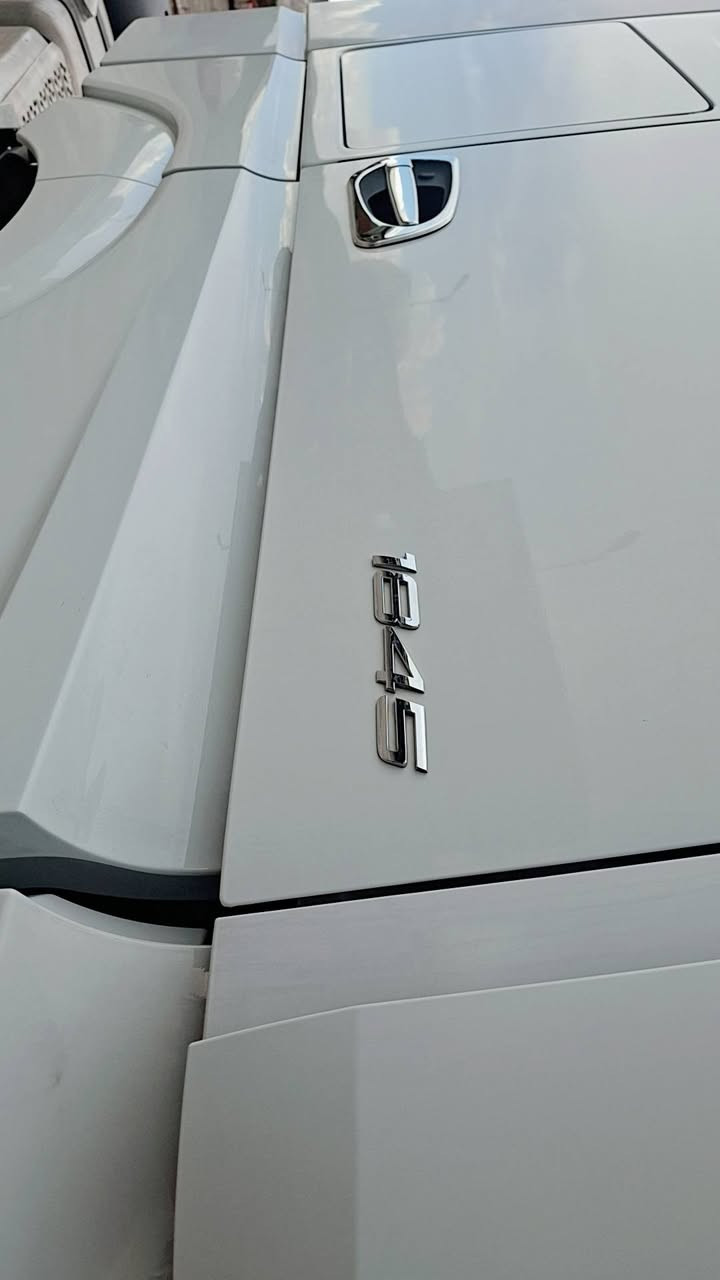 بسم الله الرحمن الرحيم 
النوع السياره . مارسدس اكتروز وحش تاك ويل دبل قماره راس تريله فقط للبيع .قماره وصط 
موديل  2018.  حجم محرك 18.45 محرك ذهبي حجم 71
مواصفات . تبريد هاف . ثلاجه داخل . دبل مناميه . دبل تانكي كاز . كاميره حساس . محور قصير . شاصي عدل امامي سبرنك .
سياره ماشيه . 930 الف حقيقي . طخم تاير جديد 
كير محرك اكسن قماره شاصي صبغ مكفول كفاله عامه شرط 
رقم سنويه هزه جديد نيضام جديد سنويه وحد . رقم دهوك  تحويل مباشر . حصه كاز موجود 
السعر 355 . معا مجال 
عنوان معرض هوار طريق دهوك موصل جمبور عميريه 
***********
***********
***********
