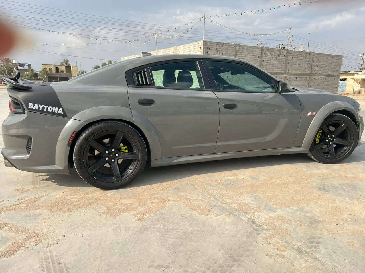 السلام عليكم
بيع ومراوس حسب القناعه.

جارجر اصل ١٩  اصل ١٩ 

حادثه جاملغ وبنيد بامريكاا وتغيير لون بامريكا مو بلعراق

سياره جاهزه مجهزه من كلشي مانقصها برغي

_سياره رقم بغداد بسمي تحويل ثاني يوم 

_مكينه  هيمي  ٥٧٠٠ جديد كارتون مع كير جديد مكفولات

_حداده جديده ااكسن جديد

_تبريد ثلج ثلج تدفئه مكفولات

_تخم تاير جديد

_ شاشه جبيره كار بلي (عربيه)

_كشنات جلد تدفئه تبريد تفصال بغداد

_شفتات ستيرن

_منضومه زنون جديده (نهار)200 دولار 

 _ كزوز رياضي ريمونت ٥ ورقات (طرب) 

_هواي بيه مواصفات وتحديث حلو  بس الي يعرف قيمتهه يخابر 

 بدون ميكسر بسعرها اخوان الي ماتعجبه ليخابر وساعه يحجي وفلوسه ماكامله  اترجاكم.  

السعر ١٦٨ وبيه مجال للشراي ***********

مكان سياره بصره
