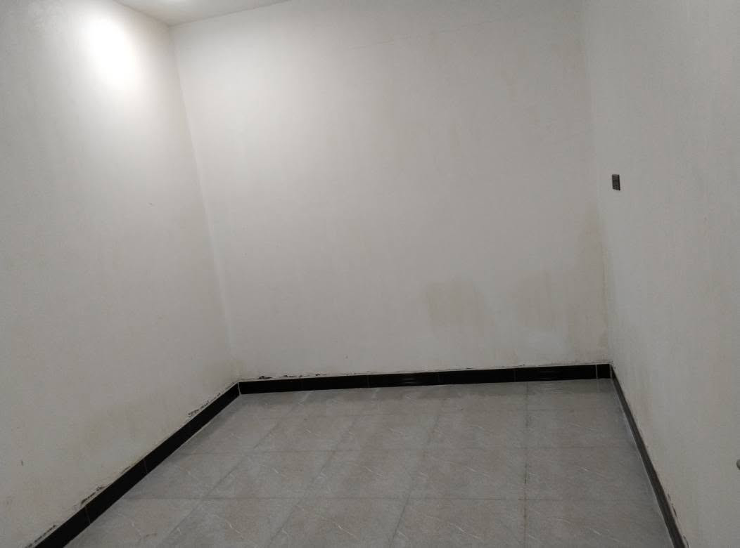 للأيجار شقة زغيره طابق اول معزولة تماماً  بناء حديث وديكور  للأيجار يحتوي على غرفة واحده وهول وصحيات واستقبال  العنوان مناوي لجم قرب الباب الخلفي لمول  الخوره الجديد  سعر الأيجار 300الف قفل
  واتساب او للأتصال   *********** البصرة, العراق
