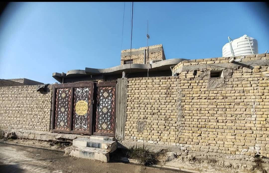 دار للبيع طابو صرف مساحته ١٥٠م بالنسد واقع ١٨٠م شارع الجديدة مقابيل مجمع علي هاشم للإستفسارالاتصال على ***********
