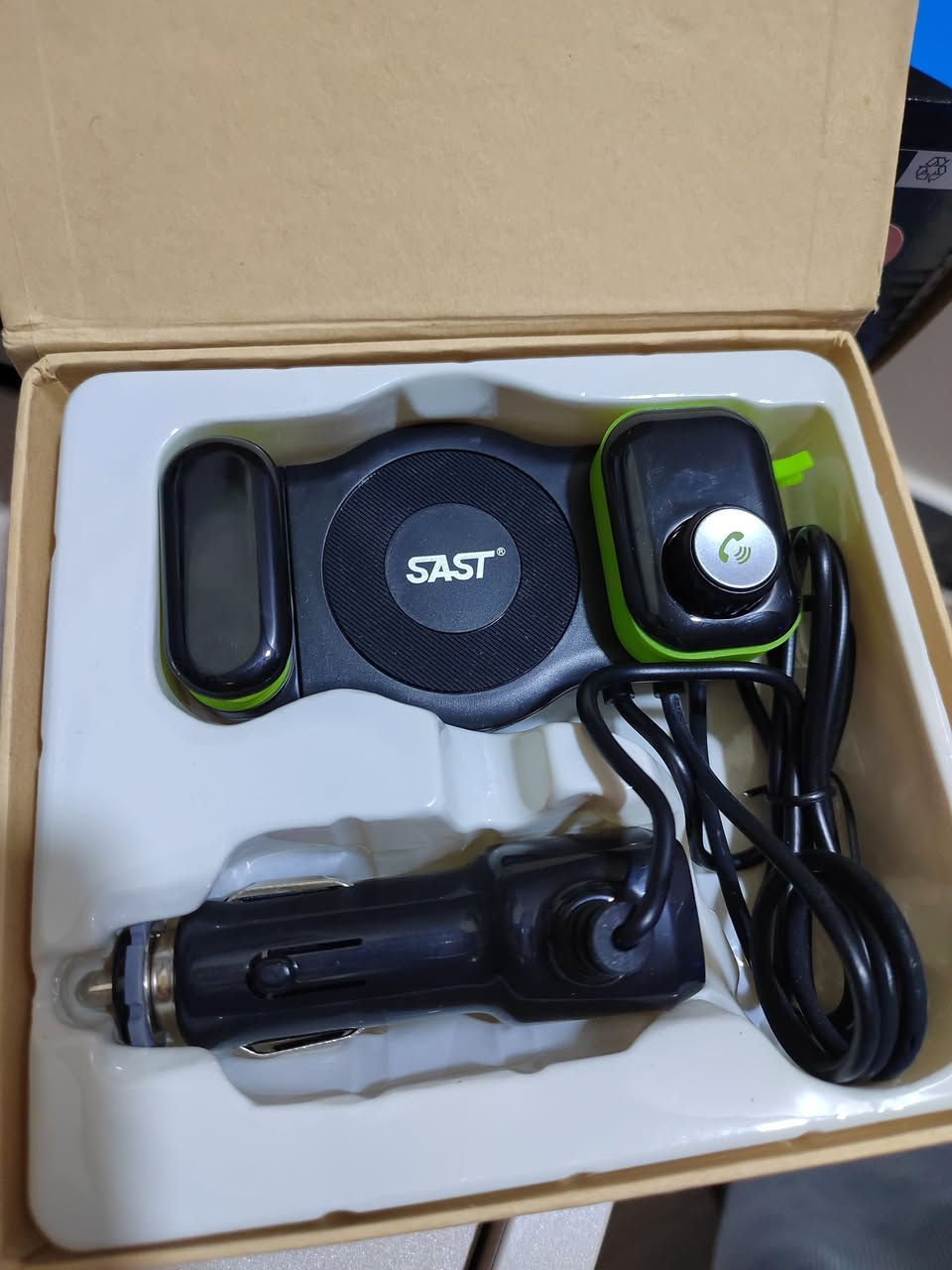 بوردو حامل الهاتف وشاحن السيارة مع جهاز إرسال اف ام 2.1 امبير
10 الاف


**إذا كنت صاحب هذا الإعلان وتريد حذفه لأي سبب، رجاءا أرسل رسالة إلى الدعم الفني**