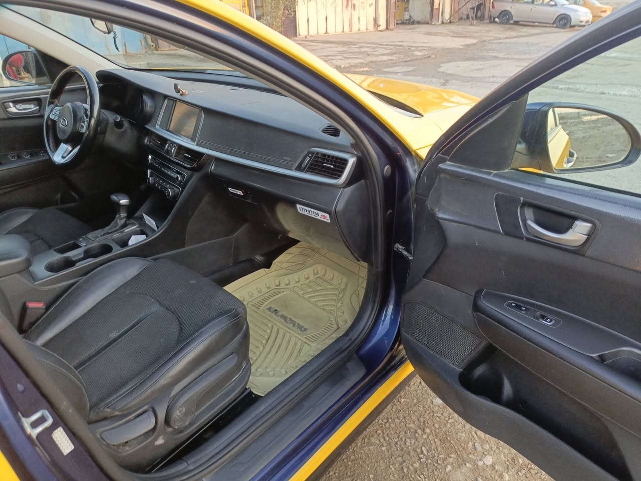 السلام عليكم كيا اوبتيما موديل 2020 تكسي فول موصفات 
وارد امريكي ضرر خشم جاملغ خلفي فقط بدون يرباك 
رقم بابل بسمي دولي سياره جاهزه من كلشي كبل للشغل
السعر 155 وبيه مجال العنوان واسط نعمانيه 
***********
