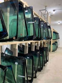 زجاج سيارات • تبديل زجاج امامي • ضمان سنتين