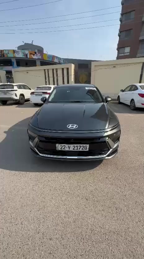 2025 الموديل
---

للتواصل واتساب او الاتصال عالرقم 

سوناتا الشكل الجديد  وارد امريكي لون نفطي على زيتوني

ماشية ١٨ الف فقط 

السيارة  بيها صبغ بالبنيد وجاملغ بارد فقط 

شواصي لغود كفاله عامة

بدون تبديل اي قطعة 

ايرباكات سليمة بدون ايرباك

تحويل للمشتري او وكالة حسب رغبة المشتري . مواصفات EX

داخلها ابيض ملكي

وتشغيل عن بعد وبوب بصمة

رادارات 360 جميع الجهات

مانع تصام من الامام والخلف 

كامرا خلفية دوارة 

شاشة ايباد تدعم كار بلي

2500 محرك 

دشبول الكتروني متغير الوان حسب تغير أنطمة القيادة

درايف مود   انظمة قيادة

اوتو هولد

شحن مبايل واير ليس

كشن كهربائي 

تبريد بيانو منفصل دبل فريز

تحكمات استيرن جهتين 

كروز سرعة . شفتات استيرن 

تدفئة كشنات 

بك لايت لد . ولد امامي 

زينون عالي ناصي 

تحديد مسار قيادة آلية 

وباقي المواصفات معروفة 

عالفحص وين ما يحب المشتري 

بغداد  العطيفية. 

مكاني متوفر واتساب او الاتصال عالرقم

  198  ورقة سعرها 

رقم اربيل  بسمي تحويل بدون ذهاب السيارة الاربيل للمشتري مباشر

***********

ملاحظة.. صار بيه طخة من الخلف بسيطة جدا غير مصلحة

تنقص من سعر السيارة
