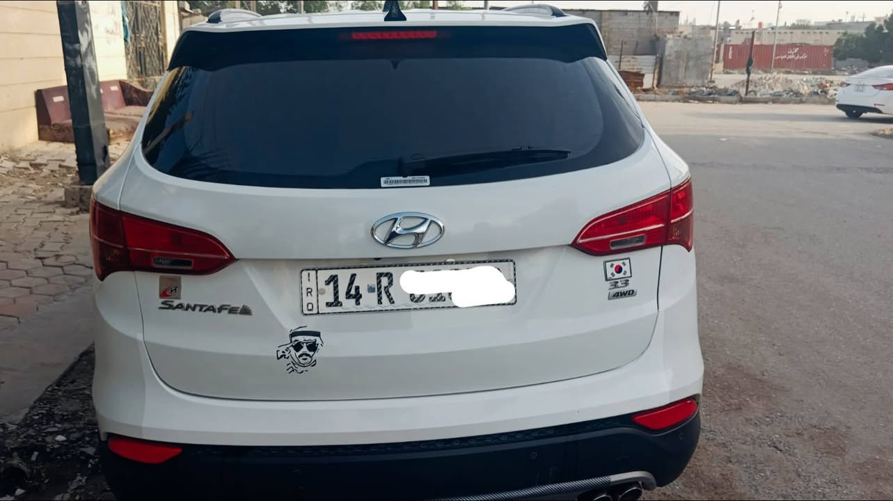 السلام عليكم سيارة سنتافي ٢٠١٥خليجي فول من عدة التنتة بيهة بس جاملغ مصبوغ الامامي بدون ضرر محرك٦ ستندر رقمها بصرة تحويل ثاني يوم حدادية فول تخم تاير كير ومحرك الرقم ***********
