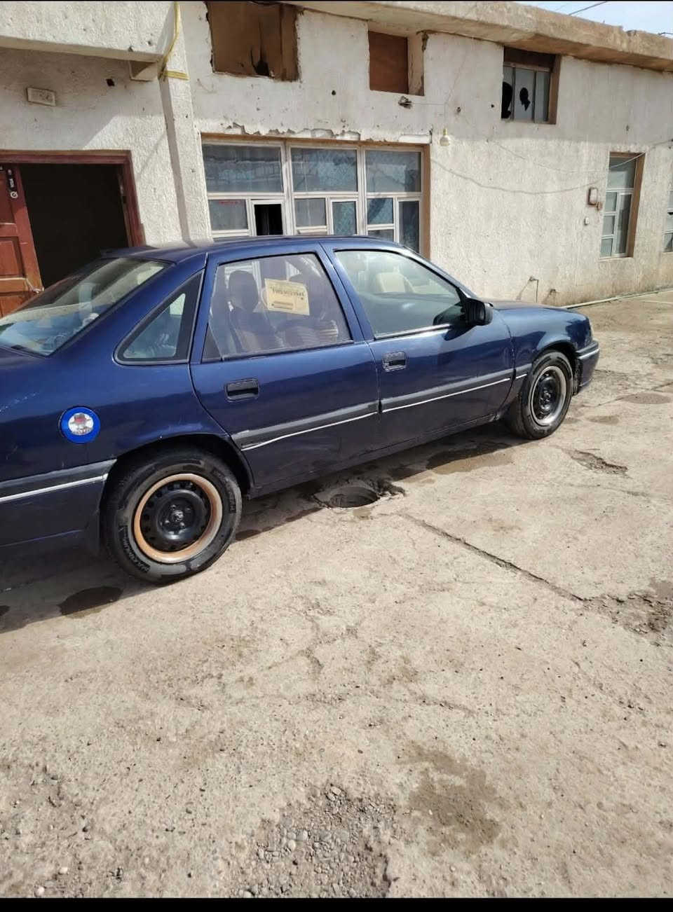 سياره للبيع رقمه سلمانيه مكفولة كير محرك مصبوغة صبغ عام جماليه السعر 36ورقه وبيه مجال بس بشرط تحويل ثاني يوم سنويه 30 هاذا رقمي***********
