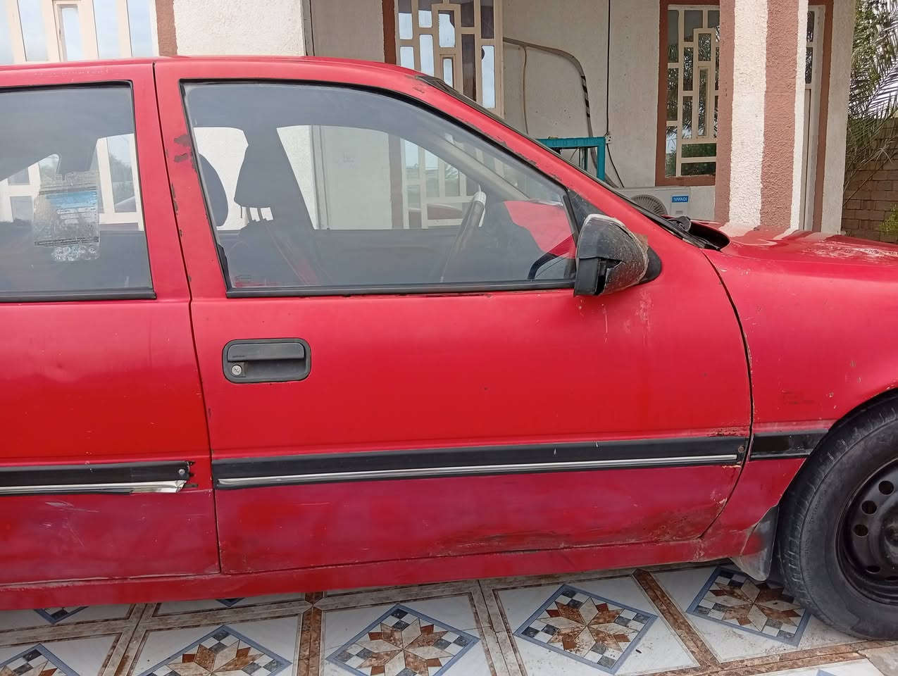 السلام عليكم 
اوبل فكترا 92
مكينه 1800
كير وعينه وصينيه قبل اسبوع مبدلهن 
معمره جديد 
الكشر شوفت عينك 
رقم بغداد انگليزي بأسمي 
هزه جديده وسنويتها لل29
***********واتساب 
مكان ديالى بلدروز
