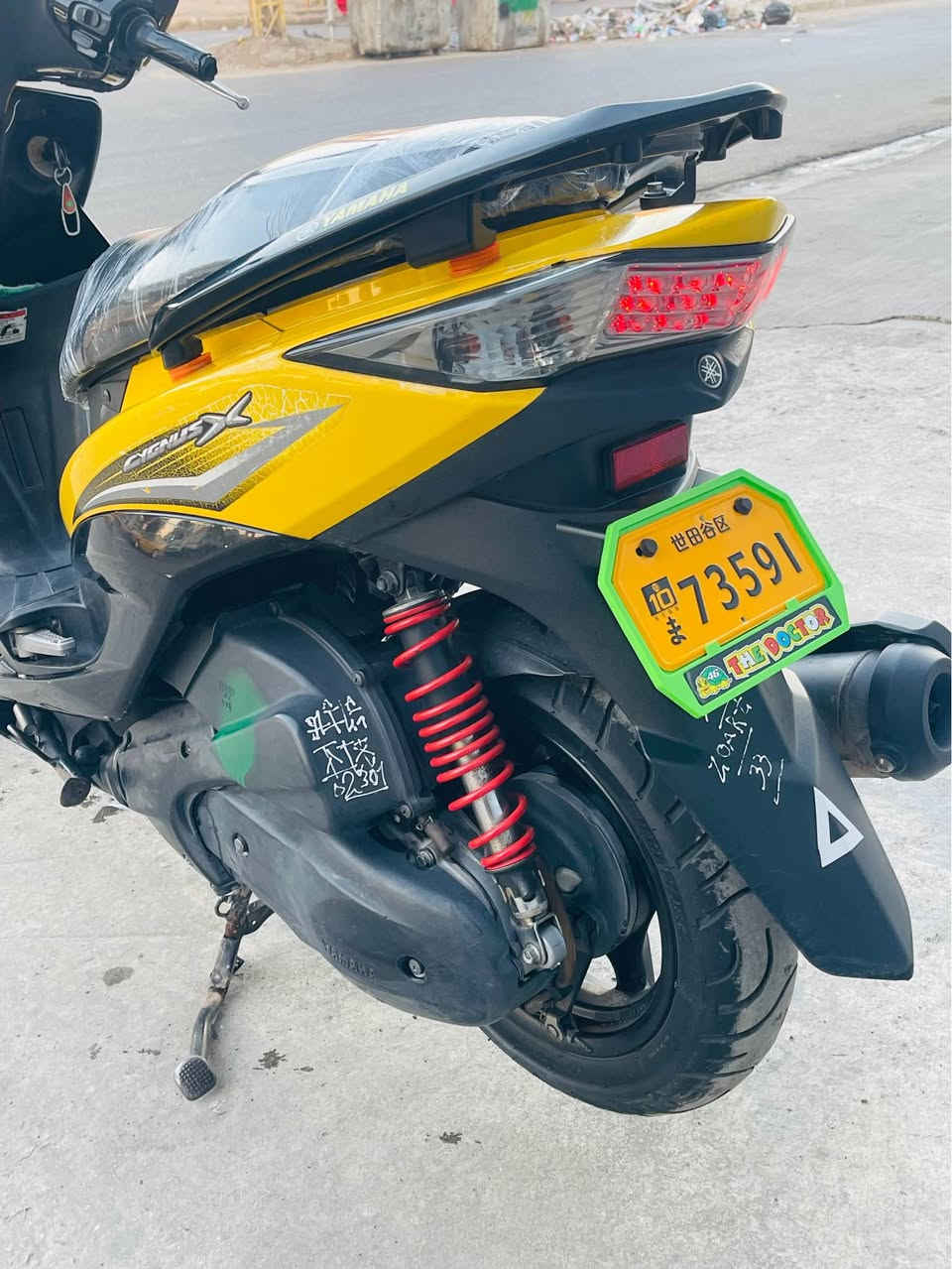 السلام عليكم للبيع سكنس لد ياباني  (خطين نوزل ) ماشيه ٣٧الف حقيقي بس الحديث شاشه الكترونيه عداد بانزين نظام فحص شحن الباتري نظام فحص الدهن دراجة جديدة مال رمبه او اوراقها كامله دراجه بيها محرك يخبل وبرغي ما مفتوح بيها بشرط جيب فيتر وأفحص والدراجة إذا تجي وتشوفها مو نفس الصوره تاخذها بلاشما ابيع إذا متجيب فيتر ويفحصها دراجه مال جناي كفرات بلاديه محرك بلادي كولشي بيها بلادي تفتح سويج بس تدوس دكمت لسلف تشتغل مكفوله من الشخط اكفلك التاير  إذا بيه بنجر ارجع او اكول أكفلك التاير إذا بي بنجر تعال وشوفها بعينك السعر١٢٥٠ أوبيها مجال قليل لان دراجه رمبه)تجي تاخذها من باب البيت مكاني
بغداد الكرخ  📞*********** بغداد, العراق
