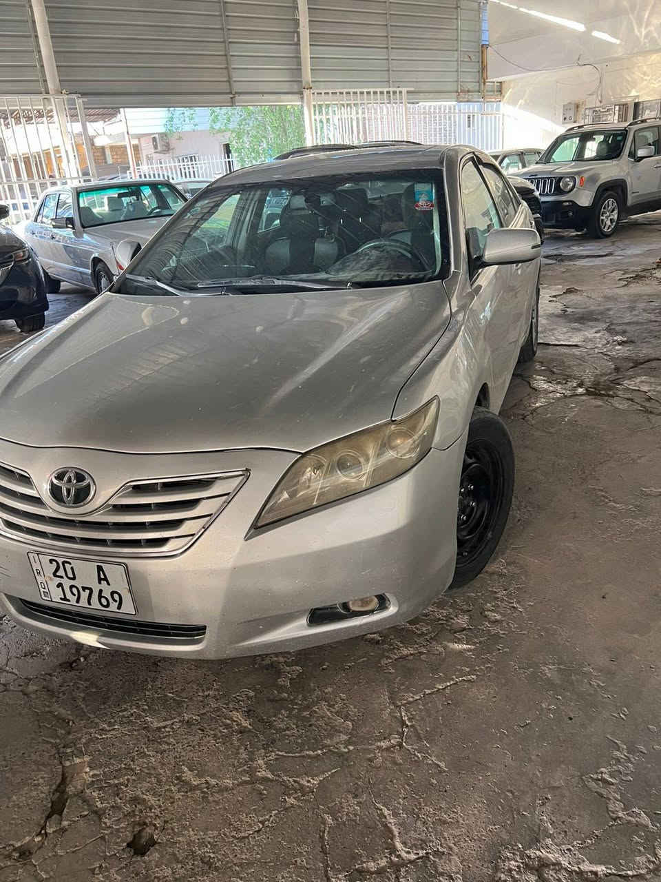 السلام عليكم كامري للبيع  صبغ عام  كير محرك  خير من الله تبريد شغال ثلج   بدون دواخل السعر 65$ وبيها مجال للتواصل  *********** مكان السيارة سامراء
