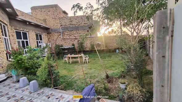 السلام عليكم 
للبيع – دار سكن مميز بدرجة أولى طابو زراعي سند 25 تحويل مباشر .
المساحة: ٧٥٠ متر
الشارع: نافذ ٩ متر
الطابو: زراعي – سند ٢٥
البناء: درجة أولى – طابق واحد

المحتويات:

٣ غرف نوم نظام سويت

حمّامات عدد ٢ (عامّة + الضيوف)

استقبال + صالة

مطبخ

٣ حدائق على جوانب البيت

الخدمات:

كافة الخدمات متوفرة ماء كهرباء خط مولده 

الشارع سبيس ويبعد عن شارع التبليط حوالي ٦٠ متر أو أقل

الموقع: بابل – الحلة – حي الكفاءات
قرب مدينة ألعاب كوين بارك

للاستفسار:
📞 ***********
📞 ***********

أو زورونا في مكتب أرض الكرامة
حي الكفاءات – قرب مدينة ألعاب كوين بارك
جاهزون لعرض كافة العقارات
