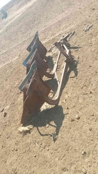 فدان متروك • للبيع • كوم حديد