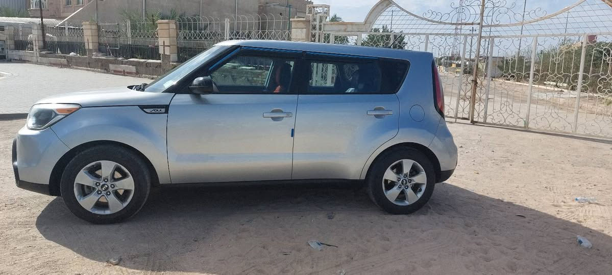 السلام عليكم
كيا صول وارد امريكي موديل ٢٠١٨

ماشية ٥١ الف

رقم بصرة بأسمي

سنوية منتهية

محرك ١٦٠٠

حادث بنيد ومدكر مبدلات وباب صبغ فقط

٣ قطع صبغ
للتواصل ***********
