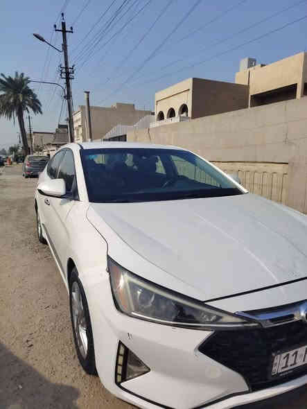 السلام عليكم مراوس بدوج كرفان موديل ١١ الى ١٤ النترا موديل ٢٠٢٠ بجم كبس حادث جانبي صبغ ٣ قطع سنويه وهزه  جديده بسمي رقم دولي مكاني الدوره للاستفسار  ***********
