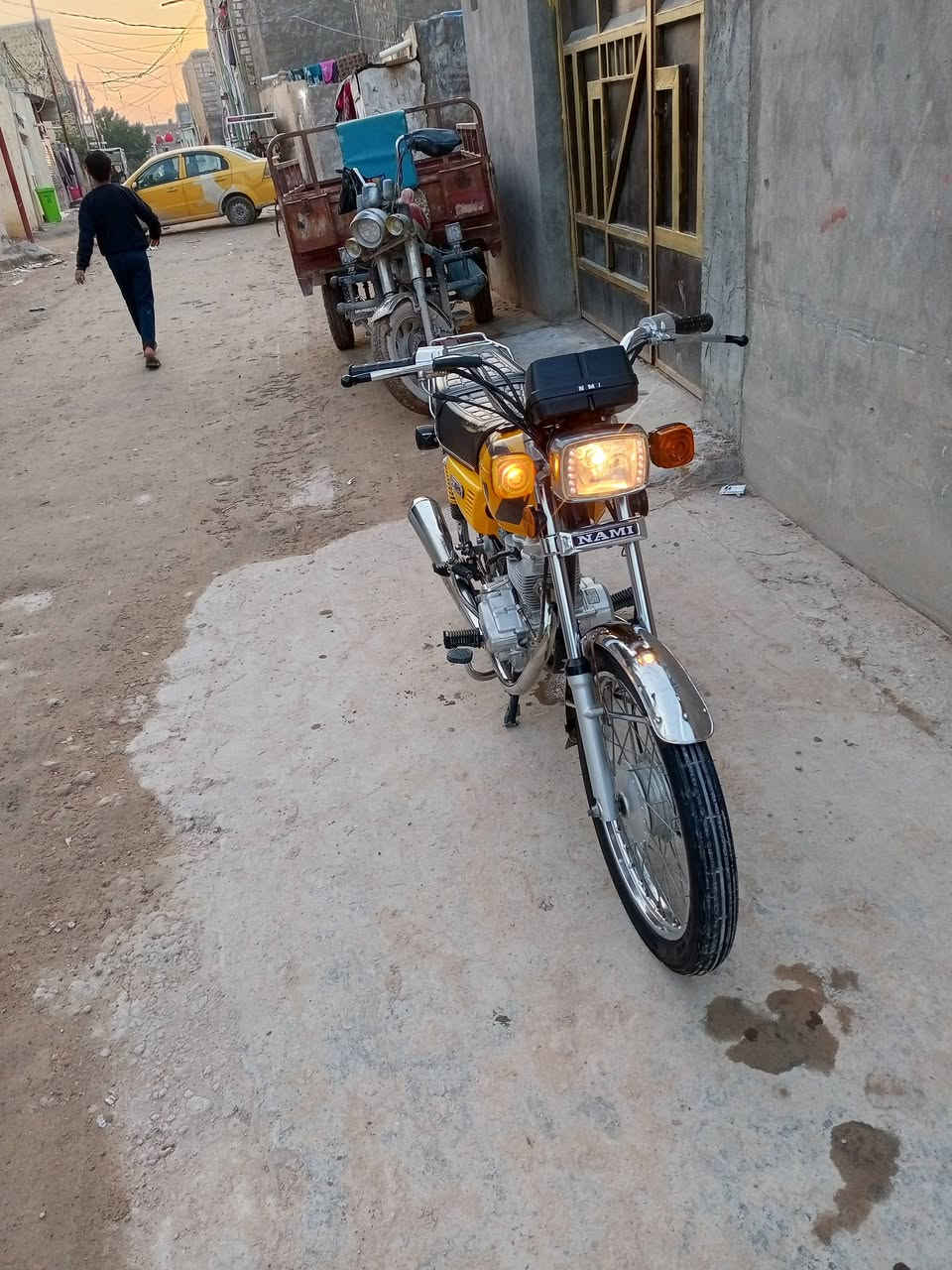 سلام عليكم دراجه كامل كلك غراض شلامجه اصلي دراجه خير من لله محرك ما مفتوح ابد سعر 600وبيه مجال مكاني نجف كوفه اتصل على رقم مازنجر ماكو عدي***********
