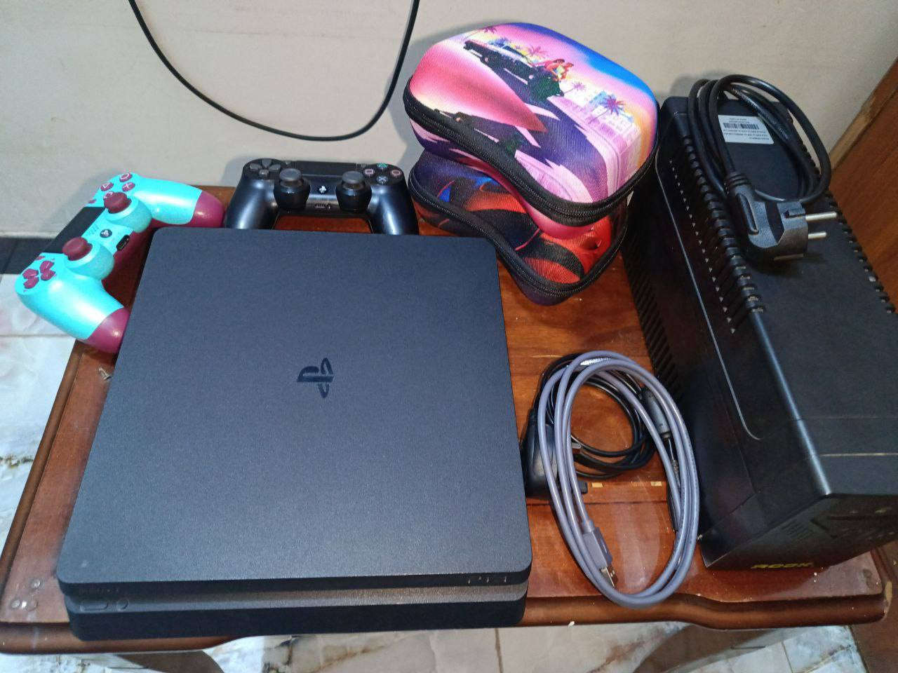 بلاي 4 اسلم جديد مو مفتوح اربع يدات اربع اقراص ويا 
حساب بالعاب 20 يو بي اس
§
السعر 300
§
التواصل ***********
واتساب او تيليجرام عن نفس الرقم
§
عنوان بغداد
