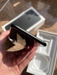 ايفون 7 بلاص فقط مبدل بطارية 100  بلنسبة الشاشة بلادية ولبطارية ماتقرا...