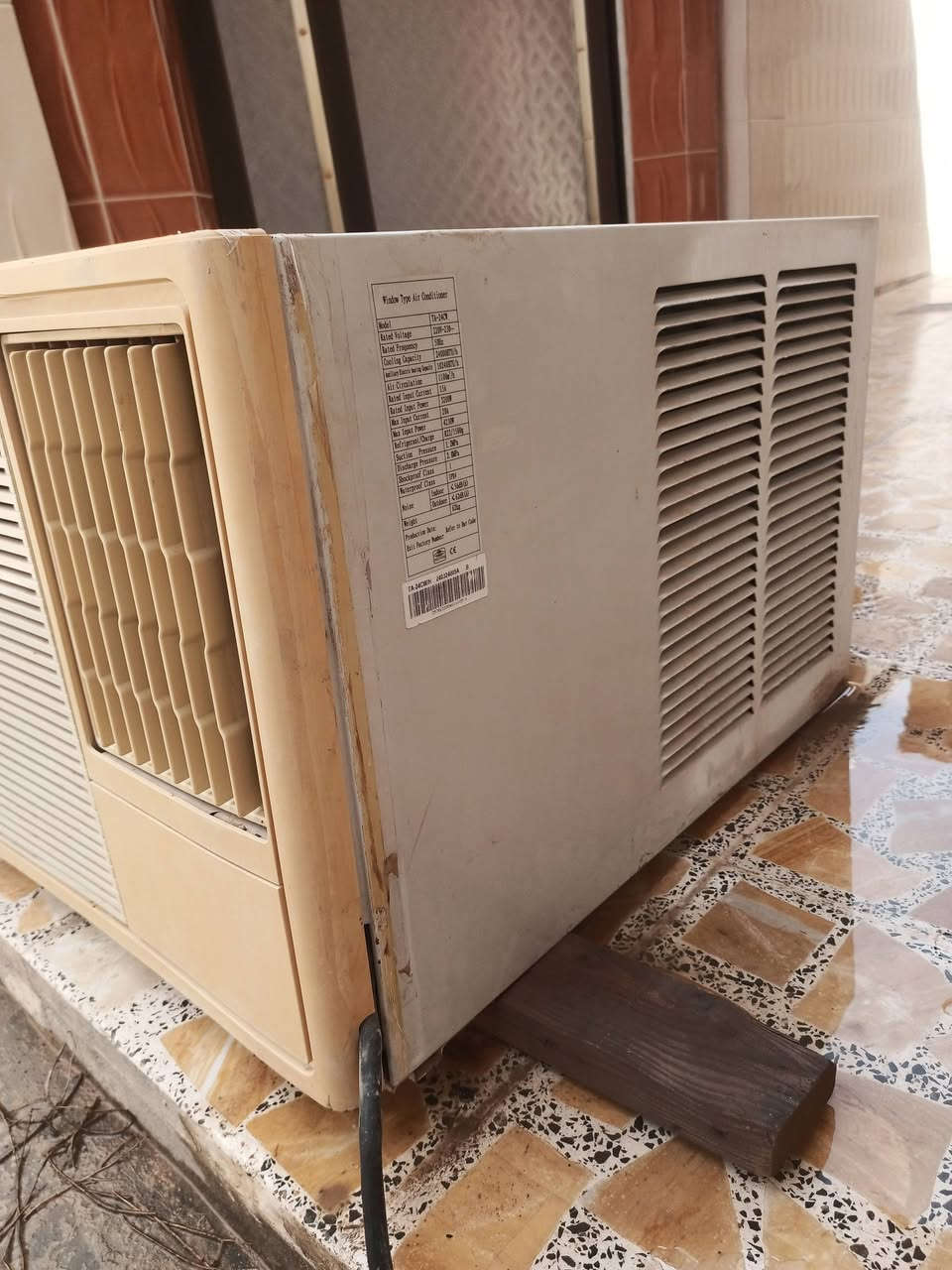 السلام عليكم متاح مكيف شغال كلشي مابي تبريد زين بس يرادله زياده غاز شوي سعره 150 وقطعه مال سبلت داخليه نوع TcL نقص بس قطعه خارجيه شغاله كلشي مابيه السعر 75للاستفسار اكثر الاتصال علئ رقم ‏‪***********‬‏
