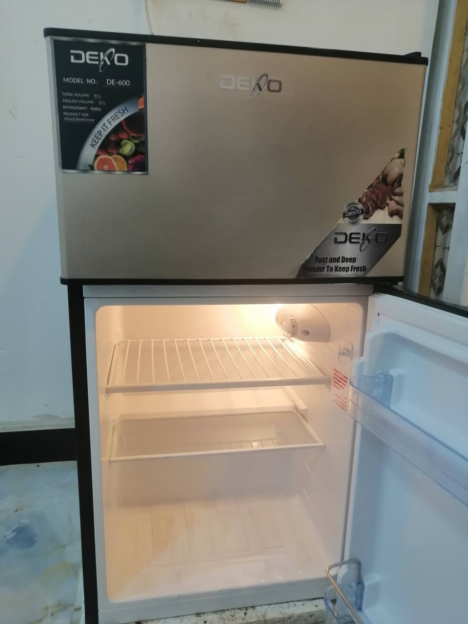 ثلاجة للبيع حجم صغير
سعرها ٩٠ وبيه مجال قليل
مكاني الناصريه
***********

