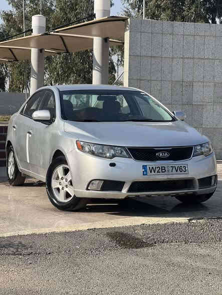بسم الله الرحمن الرحيم(***********)
Kia Serato 2012 بڕاوەی دوبەی
کیا سیراتۆ ٢٠١٢ مەکینە بچوکی دکشن بەرزە مەکینە ١٦ یە
سەیارەکە بڕاوەی دوبەیە زۆر خاوێنە هیچ مەسرەفێکی تێدانییە
سەقفی بەشەرت بۆیاغ و چاڵی نییە دەحم و لێدرانی نییە
ویل کەپە ئاوێنە ئیشارەتە دەسک نیکلە سوکان ڤۆلیۆمە
بلوتوسە گێر عادی و تۆماتیکە کوشن جلد و هیتەرە
ناو زەردە ئاوێنە کارەباییە و ئاوێنەکانی دەخەون
سعری ٤٨ مەجالێکی کەمە شوێن چوارقورنە.***********   ڤایبەر و واتسئاپی لەسەرە رانية
