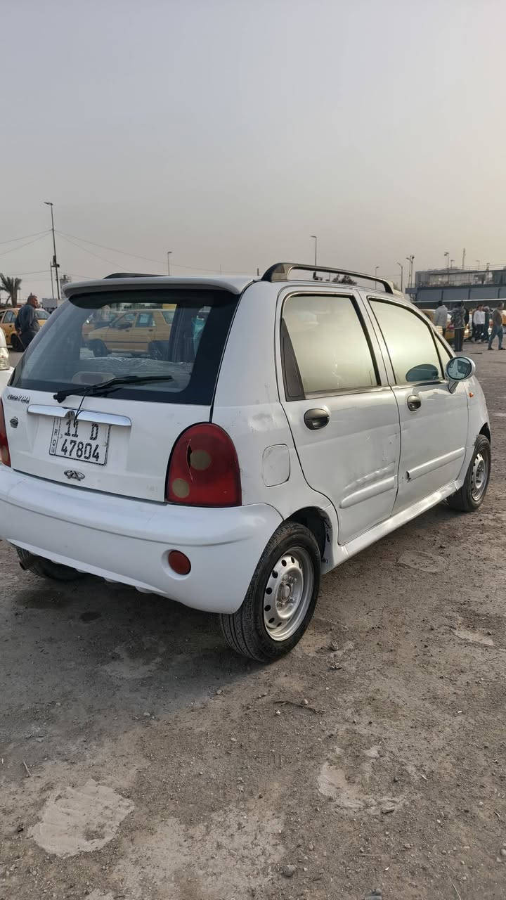 السلام عليكم
 كيو كيو  ٢٠٠٩
بلاديه كير محرك كفاله  كير اوتو 
صدر زين سياره نضيفه والكشر شوف العين بي ملاحظات بسيطه
ماشيه ٧٠ الف مال بيت 
رقم بغداد باسمي 
السعر ٢٨ وبيها مجال بسيط
عنواني البلديات ***********
