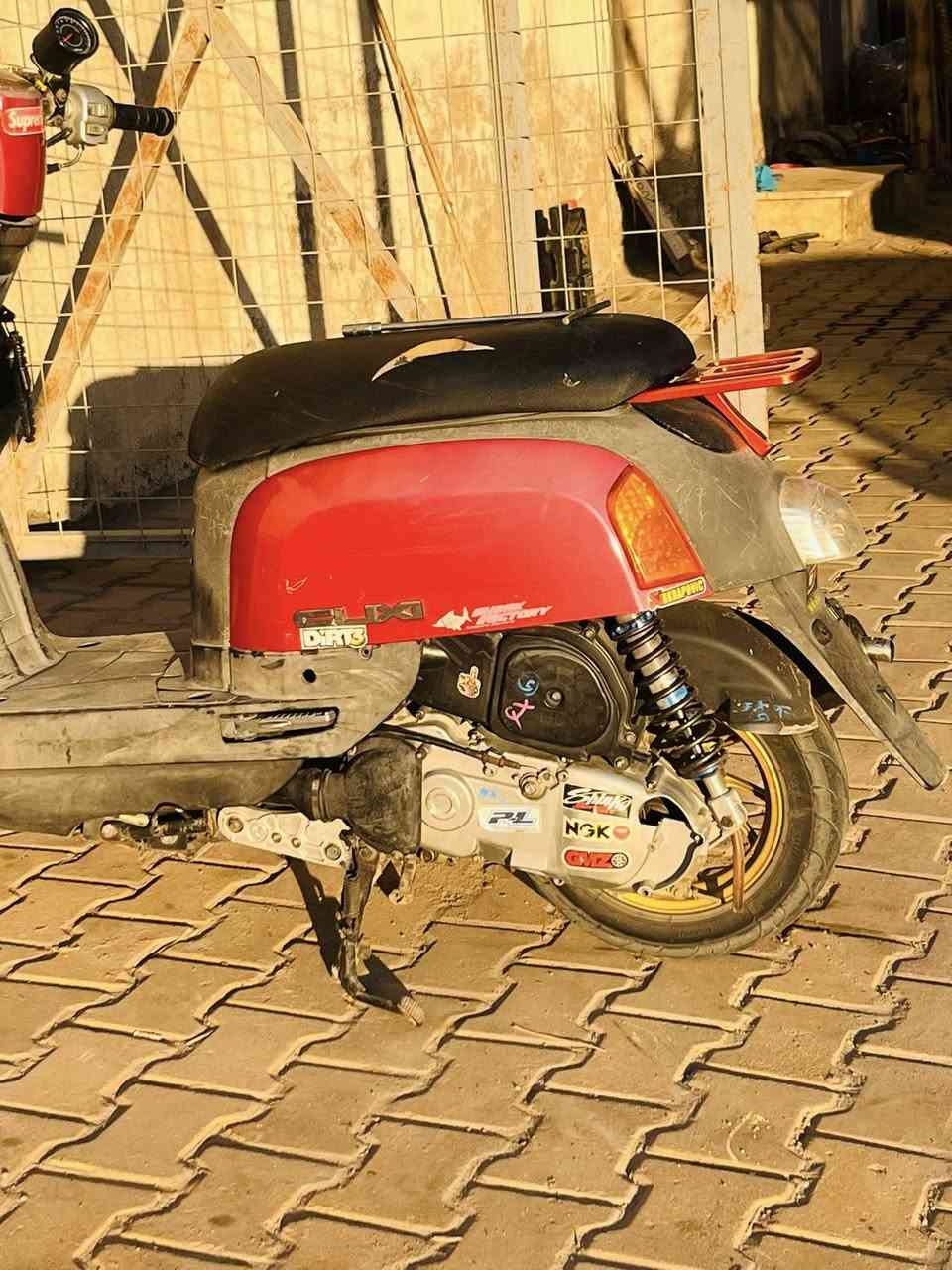 بوليس كابريتر للبيع
كفرات بلادي لون كرزي 
كلجاته الامامي لموسي 
والخلفي دبليو اف
الدراجه ماعوزه اي شي 
بيع او مروس دراجه تسوه 
الرقم ***********
