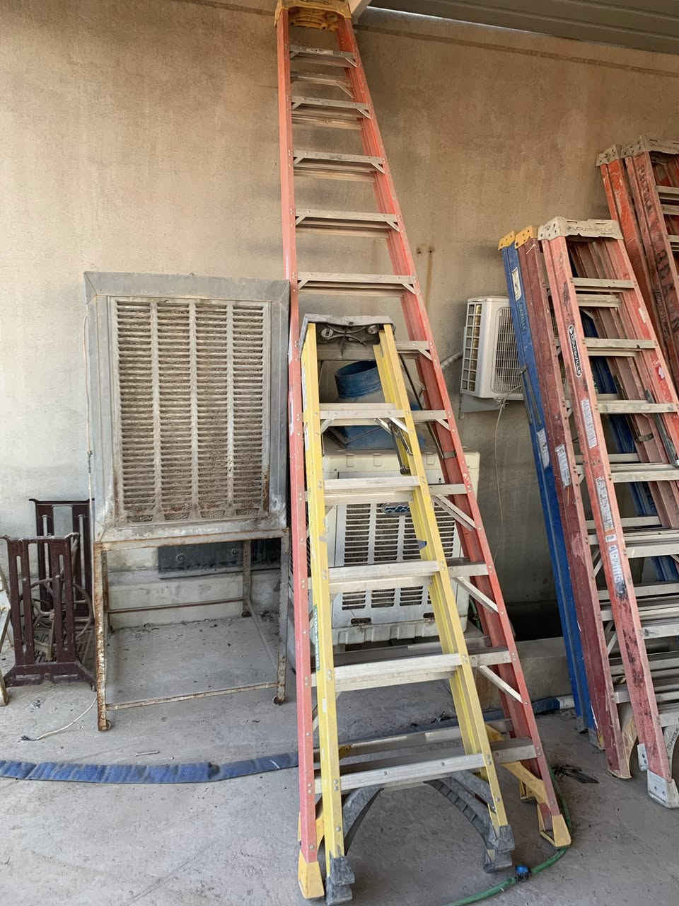 سلالم للبيع – صناعة أمريكي 
للتواصل واتساب ***********
