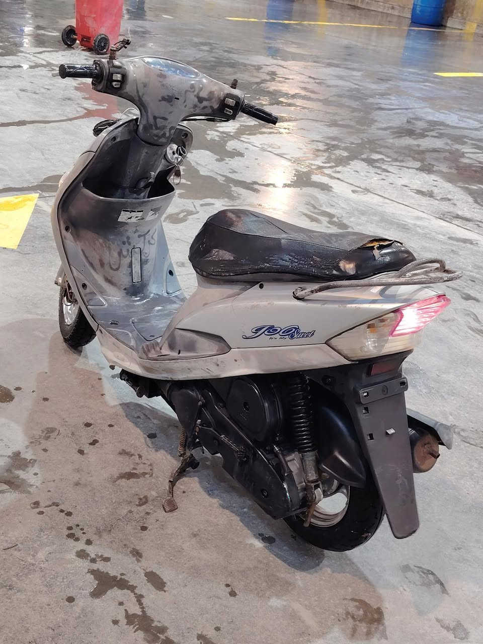 السلام عليكم اخوان دراجه لبيع دراجه خير من الله ما ناقصه شي دراجه مزوده بوشه ٥٥ كلاج رياضه امام خلفي السعر 550وبيها مجال ***********
