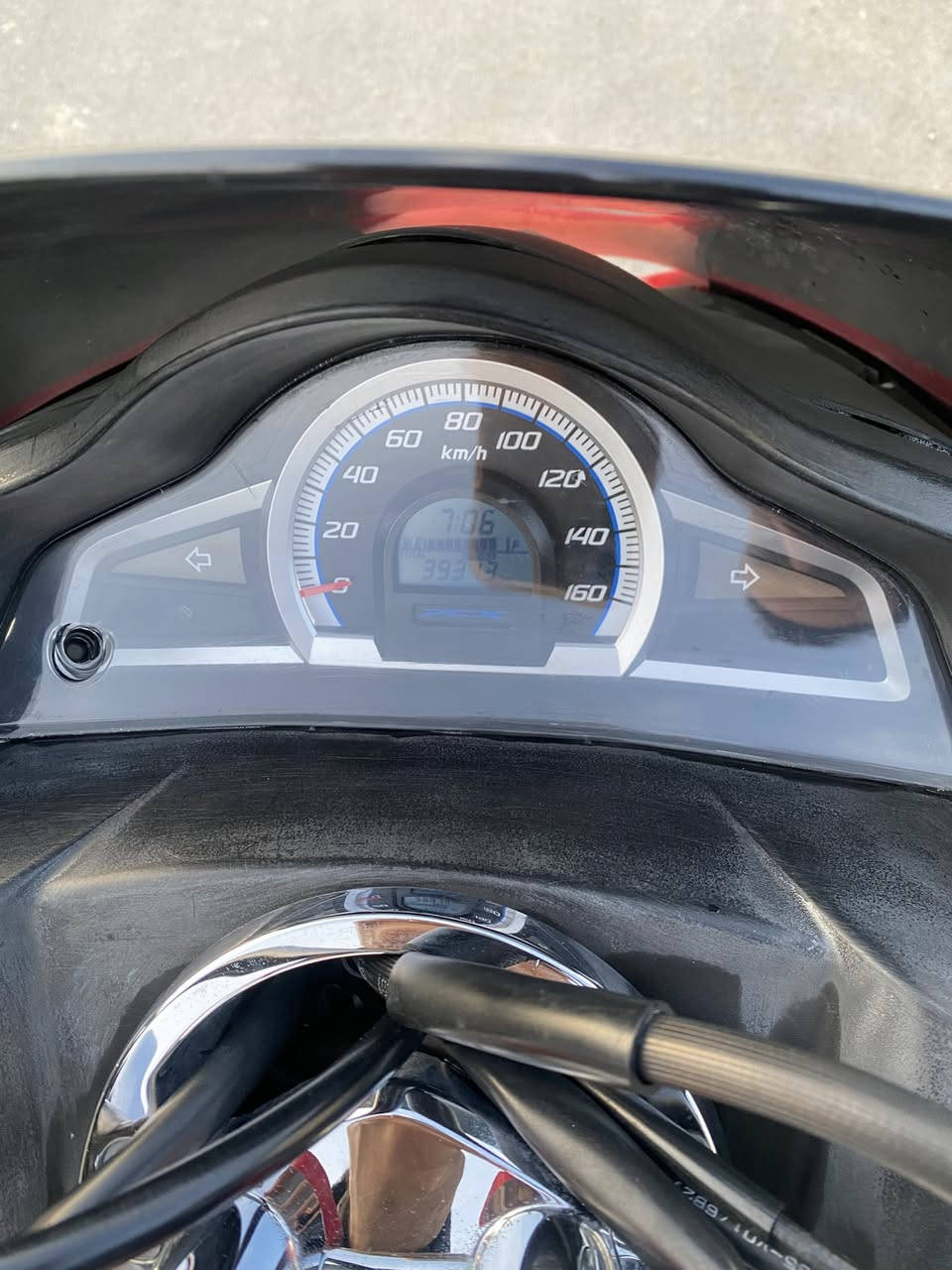 السلام عليكم دراجه بي سي اكس جيل الثاني KF مكينة 150ماشيه ٣٩ الف حقيقي دراجه نازله من معرض دبي بالاعظمية مكفوله كفاله عامه الدراجه جديدة عارضه ١٨ ورقه وبيه مجال *********** مكاني م الصدر
