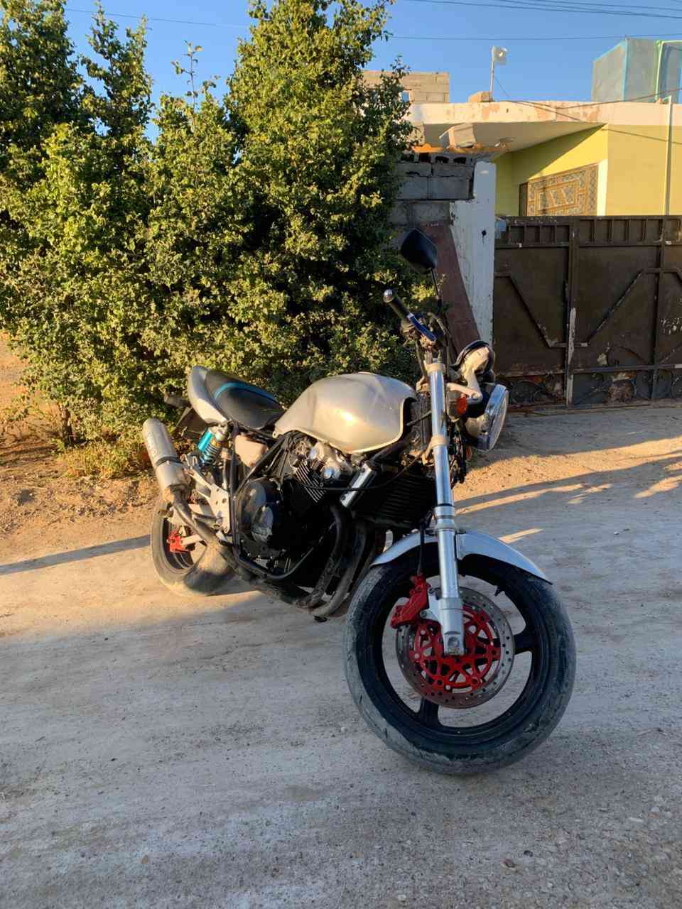 سلام عليكم ورحمه الله وبركاته شلونك حبايب عندي سيبي فور جيل ثاني دخلته صيانه عامه ما خليت شي ما بدلتله جاهزه من كلشي وهاي صور قبل ما ادخله صيانه ويمكوم لقراض لي بدلتله وسعره 16 وبيه مجال بصيط رقم ***********
