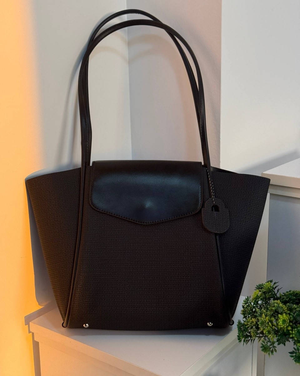 جنط نسائي 
سعر المفرد 15 آلاف دينار
سعر الدرزن 132 ألف دينار
قياس 28 × 40 سم 
واتس اب :***********
واتس اب :***********
