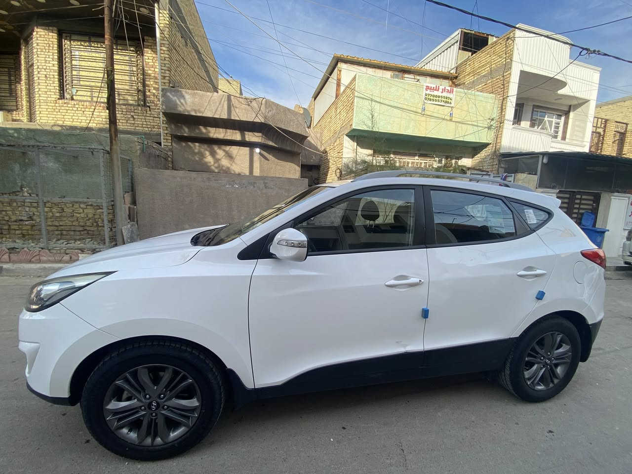 السلام عليكم 
توكسان موديل 2015 خليجي مكفولة كفالة عامة ما عدا الواضح بالسونار 
السونار مروفق مع الصور 
 مكان السيارة بغداد 
للتواصل 
***********
