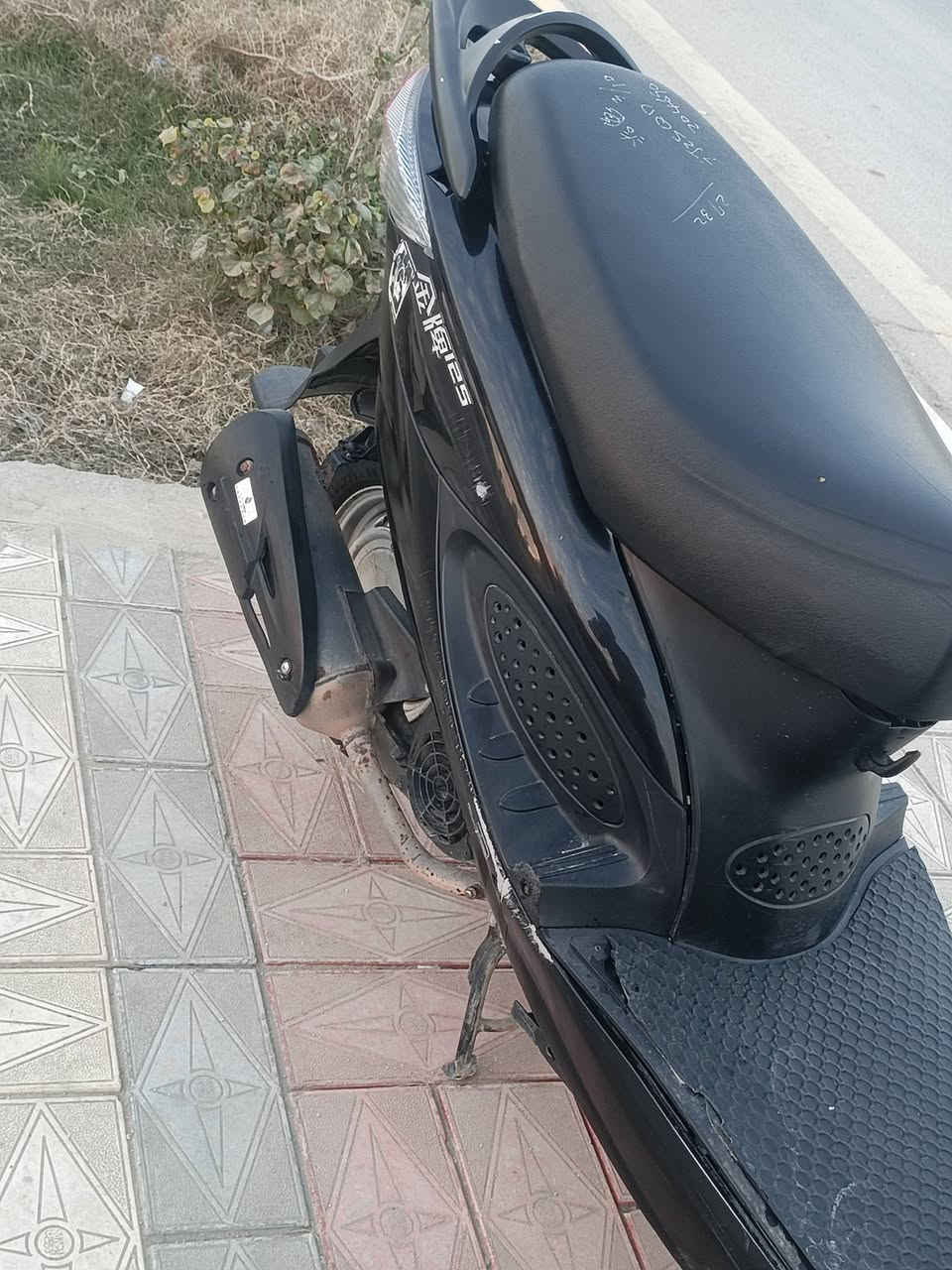 السلام عليكم دراجه كامكو في تو للبيع مديل 2018حديث الطويله شاصيه اربعه بواري لون أسود الدراجه جاهزه من الطول للطول مابيه أي نقص كهربائياته كله شغاله مكفوله كفاله عامه سعره ١٫٫٥٠مليون وخمسين وبيه مجال هذه سعره لأن طويله  طويله وحديثه عنوان ناصريه مركز للاستفسار ***********
