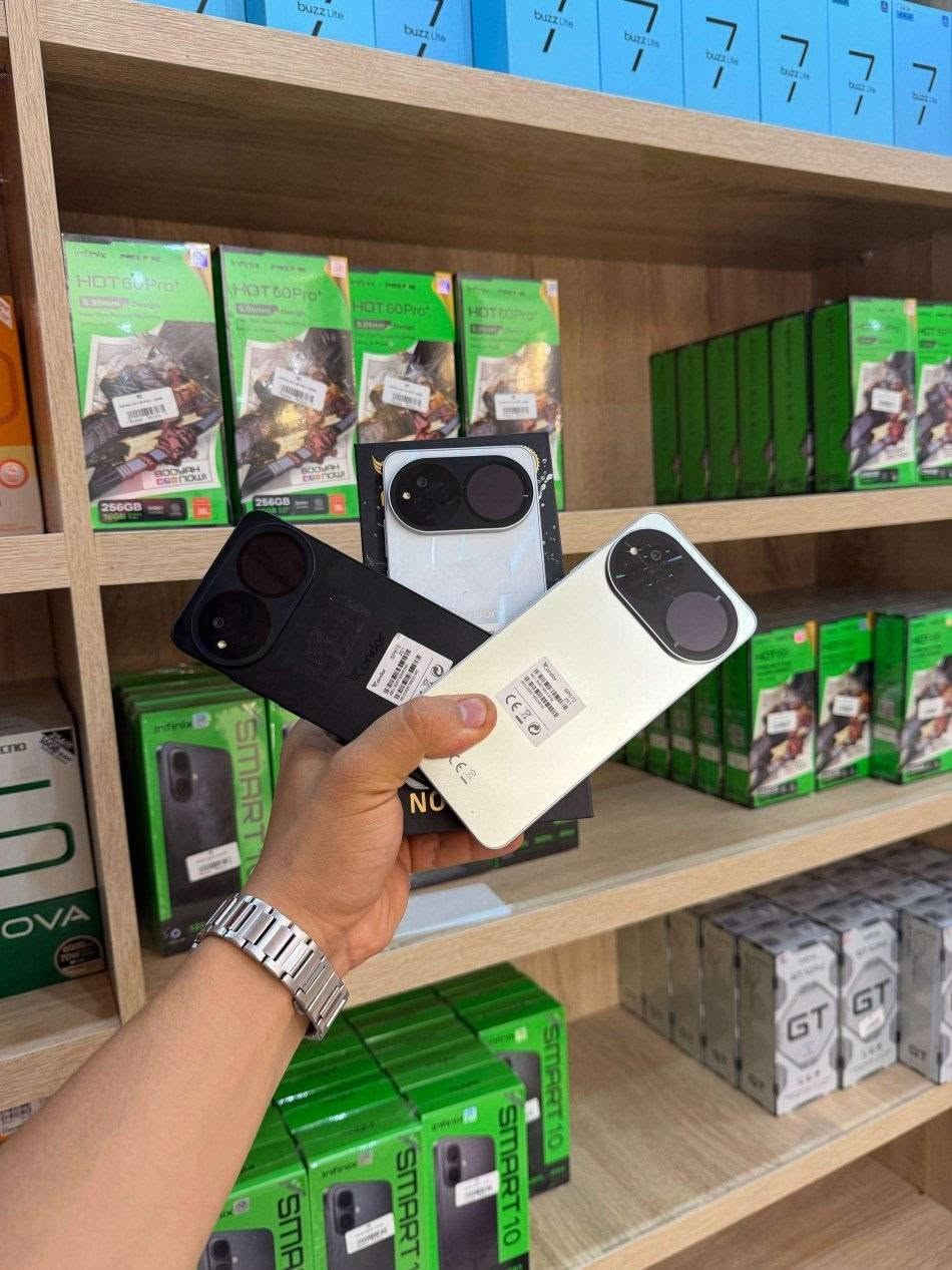 يأتي Condor 80 PRO بشاشة كبيرة عالية الوضوح تمنحك تجربة مشاهدة مريحة وألوان واضحة، مع تصميم أنيق وخفيف يسهل حمله واستخدامه طوال اليوم.
⚡ مزود بذاكرة 6GB RAM لتوفير أداء مستقر وسلس أثناء تشغيل التطبيقات والتنقل بينها، بالإضافة إلى مساحة تخزين 128GB لحفظ الصور، الفيديوهات والملفات مع إمكانية التوسعة عبر بطاقة الذاكرة.
📸 كاميرا خلفية مدعومة بالذكاء الاصطناعي لالتقاط صور جيدة بتفاصيل واضحة، مع كاميرا أمامية مناسبة للسيلفي ومكالمات الفيديو.
🔋 بطارية قوية 5000mAh تدوم طوال اليوم مع استخدام عادي، مع دعم الشحن العملي لتجربة استخدام مريحة بدون انقطاع.
📌 أهم المميزات:
شاشة كبيرة عالية الوضوح
RAM 6GB
مساحة تخزين 128GB
أداء سلس للاستخدام اليومي
كاميرا AI
بطارية تدوم طويلًا
دعم شريحتي اتصال
تصميم عصري وأنيق


**إذا كنت صاحب هذا الإعلان وتريد حذفه لأي سبب، رجاءا أرسل رسالة إلى الدعم الفني**