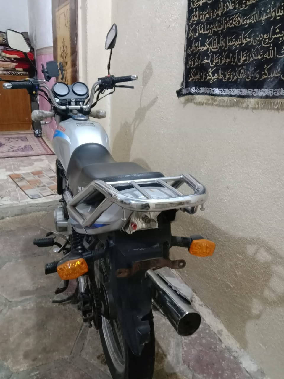 السلام عليكم 
دراجة عظم موديل ٢١ سكنر الدراجة شوفت عينكم نظيفة 
عاوجة ولفات قفل ٣٥٠
0780358927


**إذا كنت صاحب هذا الإعلان وتريد حذفه لأي سبب، رجاءا أرسل رسالة إلى الدعم الفني**
