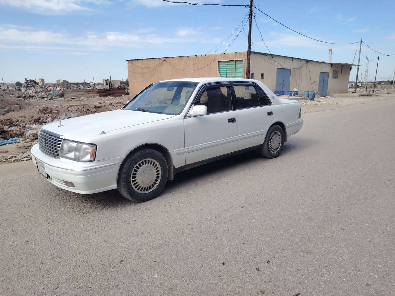 السلام عليكم راس الثور تكم موديل ١٩٩٨اصل يسره مكفوله من كصه ورسميات مصبوغه عام للجماليه رقمه قادسيه تحويل ثاني يوم السعر 80وبيها مجال الاتصال *********** مكان نجف مناذره
