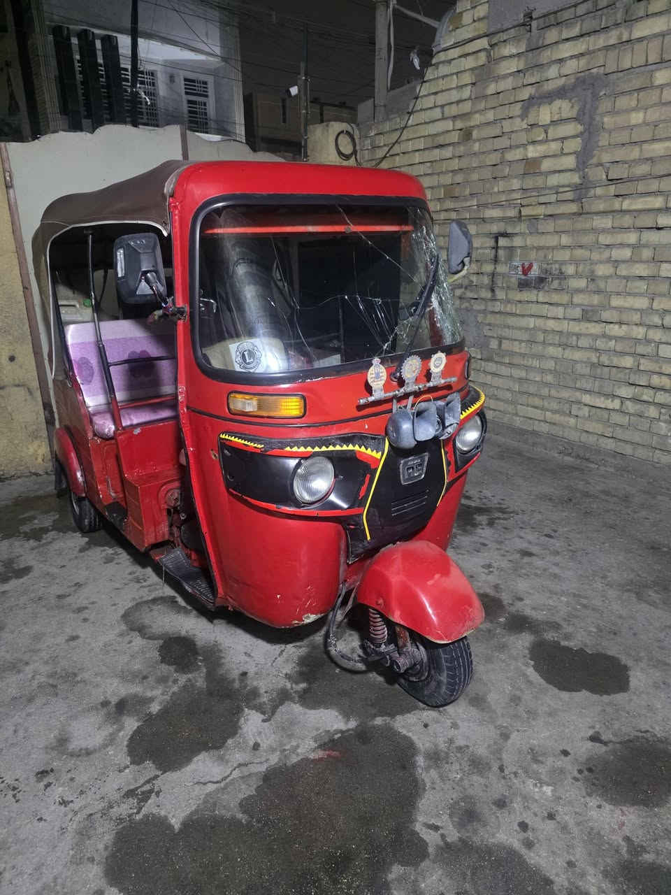 تكتك 2017 معمره كلهه بدون حادث لاتنقيص ولاتبخير اوراق كامله بسمي مكاني بغداد مدينه الصدر /*********** /   سعر 3و 500 وبيهه مجال
