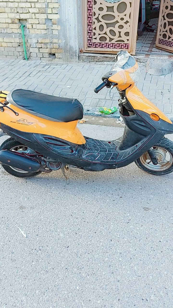 سلام عليكم درجة 9 زروف مجفتة مرة وحدة دراجة حلوة ونضيفه وبيهه شلعة حلوة رايدهه ب 300 وبيهه مجال للشراي متواجد عل رقم فقط ***********
