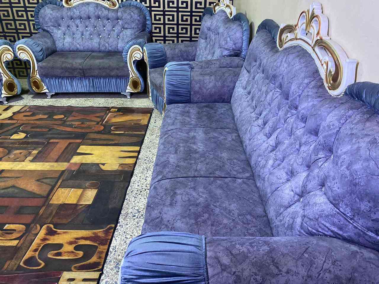 تخم ملكي 10 مقاعد رصاصي نضيف ستعمال قليل ب 325
*********** بغداد, العراق
