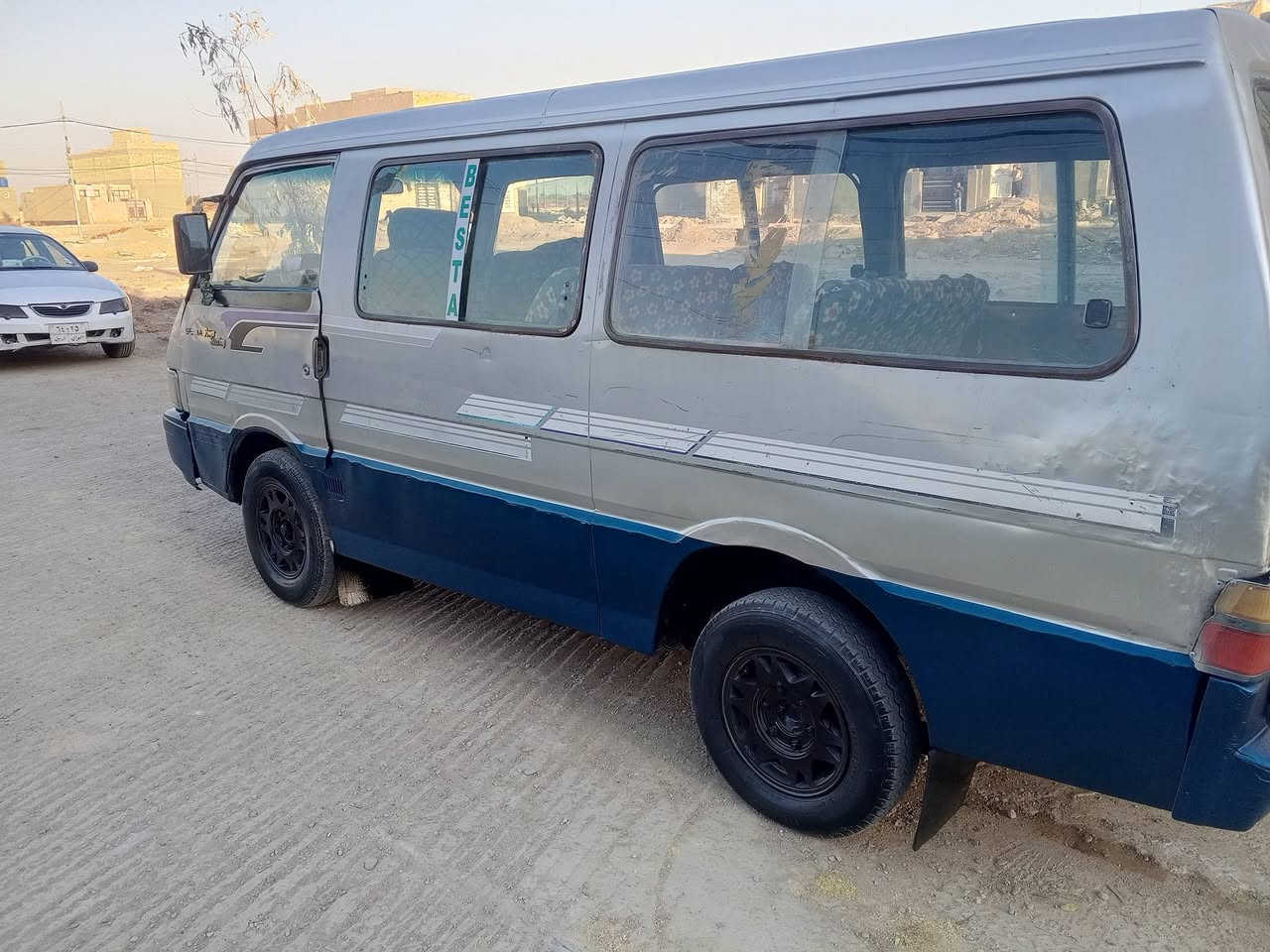 سلام عليكم سياره كيا بسته للبيع موديل ٩٢ مكينه وكير واكسن بل جيس راعيه ما اندله  اتكفل من سرقه وعشاعر فقط السعر ١٦ وبيها مجال بسيط مكان واسط ***********
