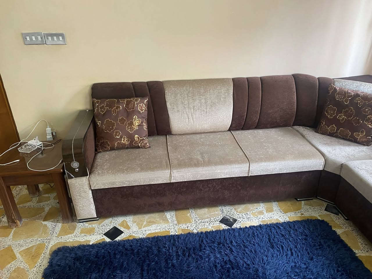 ديوان للبيع السعر 150وبي مجال
للاستفسار ***********
