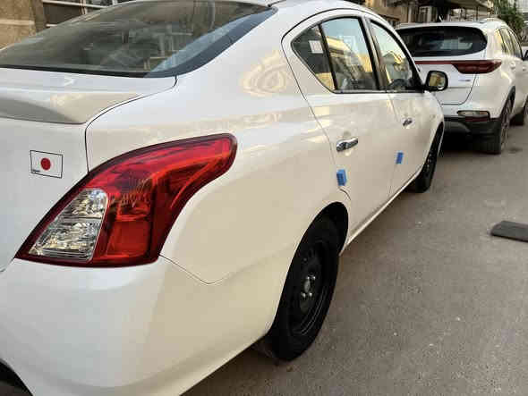 السلام عليكم للبيع صني ٢٠٢٤ رقم بغداد بأسمي رقم وهزة جديد  محرك كير تبريد مكفولات ماشيه ٨٨ كم  شاشه كامره سبايدر يدات نيكل بلوجكتر اسبير منازل كبات بعدهن ممشدودات  بيها صبغ جاملغ خلفي قبغ البانزين وشويه يم العلامة مال جنطة صورة الطخه قبل التصليح موجوده بدون دواخل مكانها بغداد جانب الكرخ سعرها ١١٨$ وبيها مجال بسيط للشراي ان شاءالله للاتصال ***********
